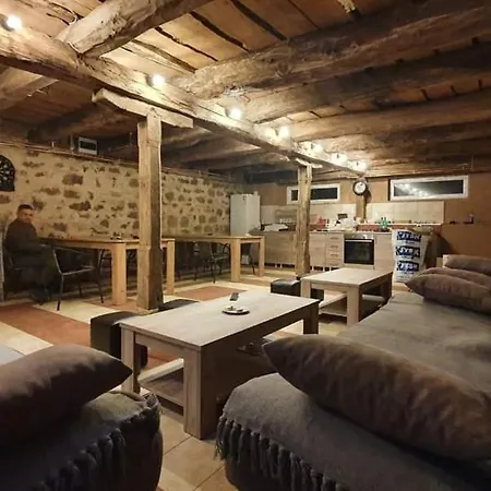 Homestay Cakmara Montoja *